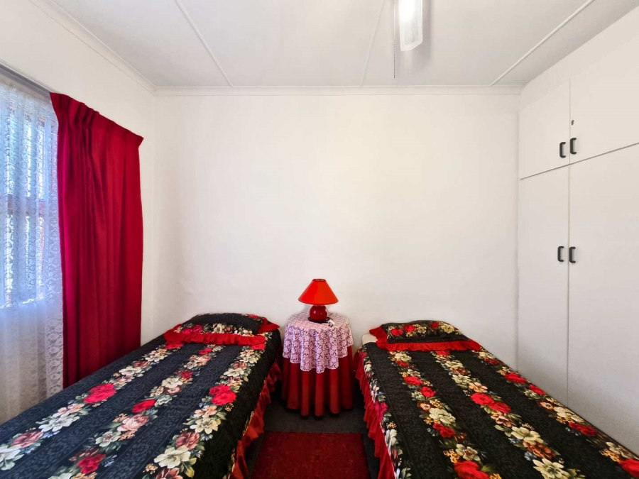 3 Bedroom Property for Sale in Sandbaai Western Cape